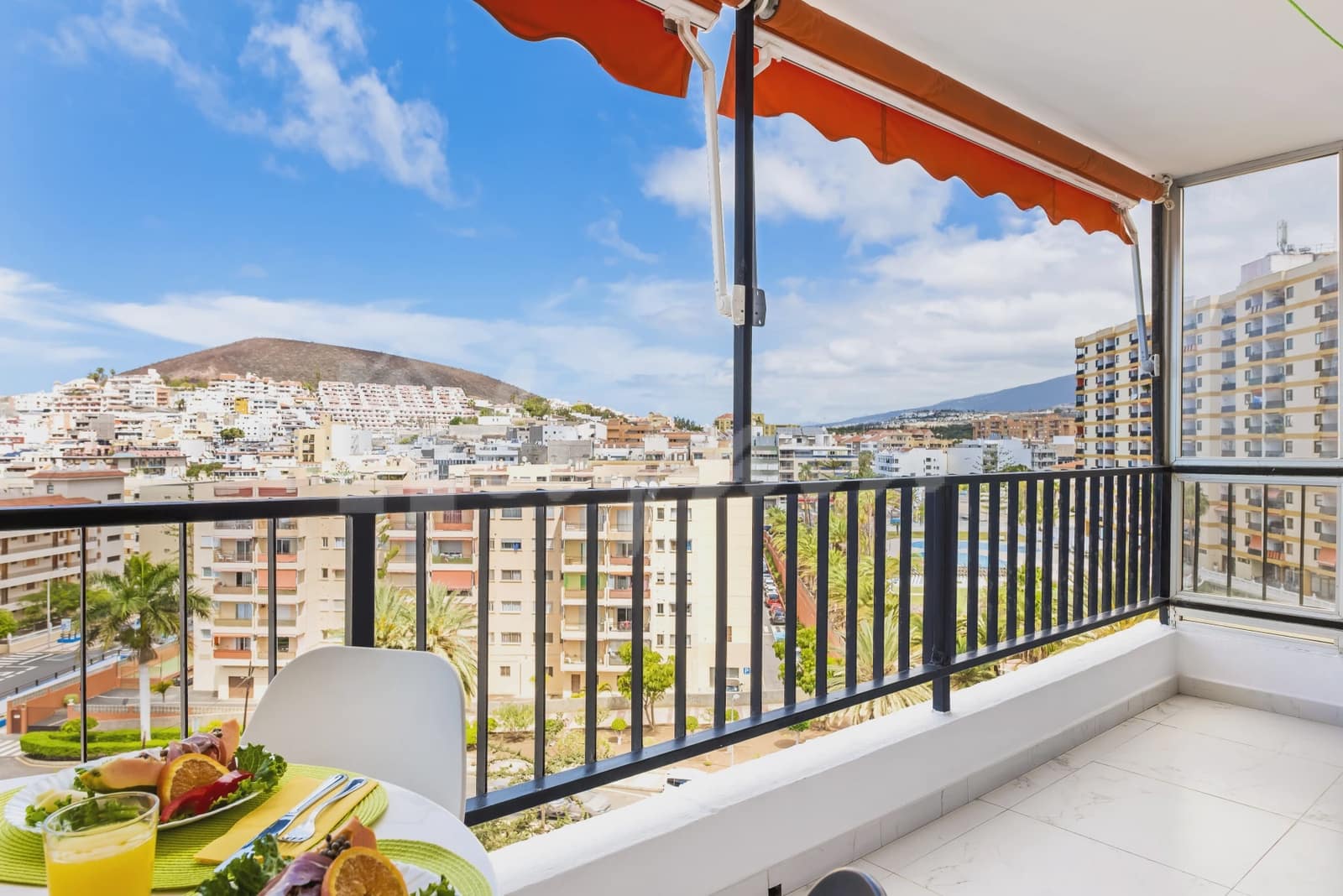 1 quarto Apartamento para venda em Los Cristianos - 335 000 € (Ref: 9400134)