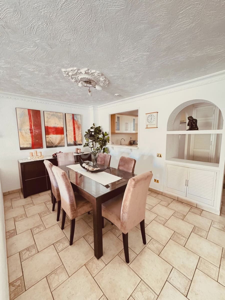 2 quarto Apartamento para venda em Los Cristianos com piscina - 460 000 € (Ref: 9405932)