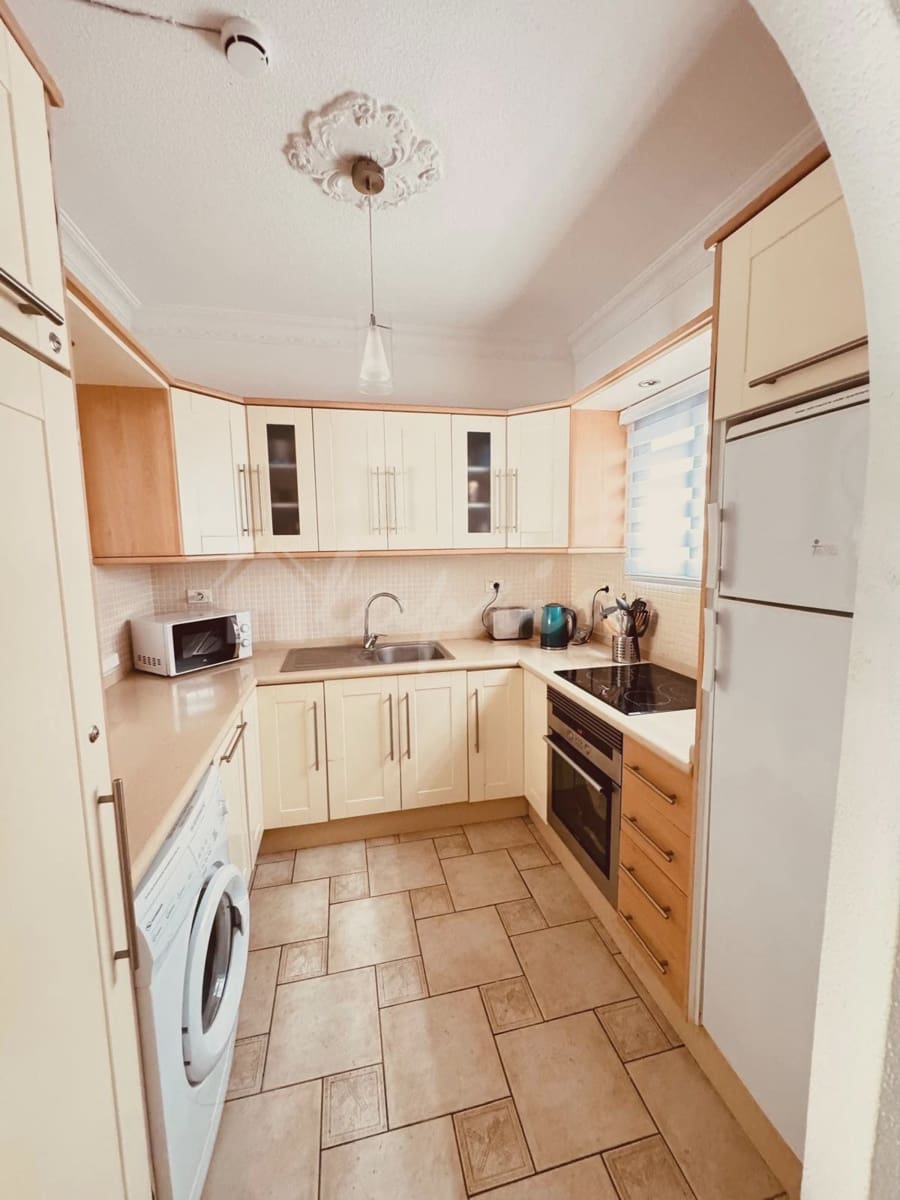 2 quarto Apartamento para venda em Los Cristianos com piscina - 460 000 € (Ref: 9405932)