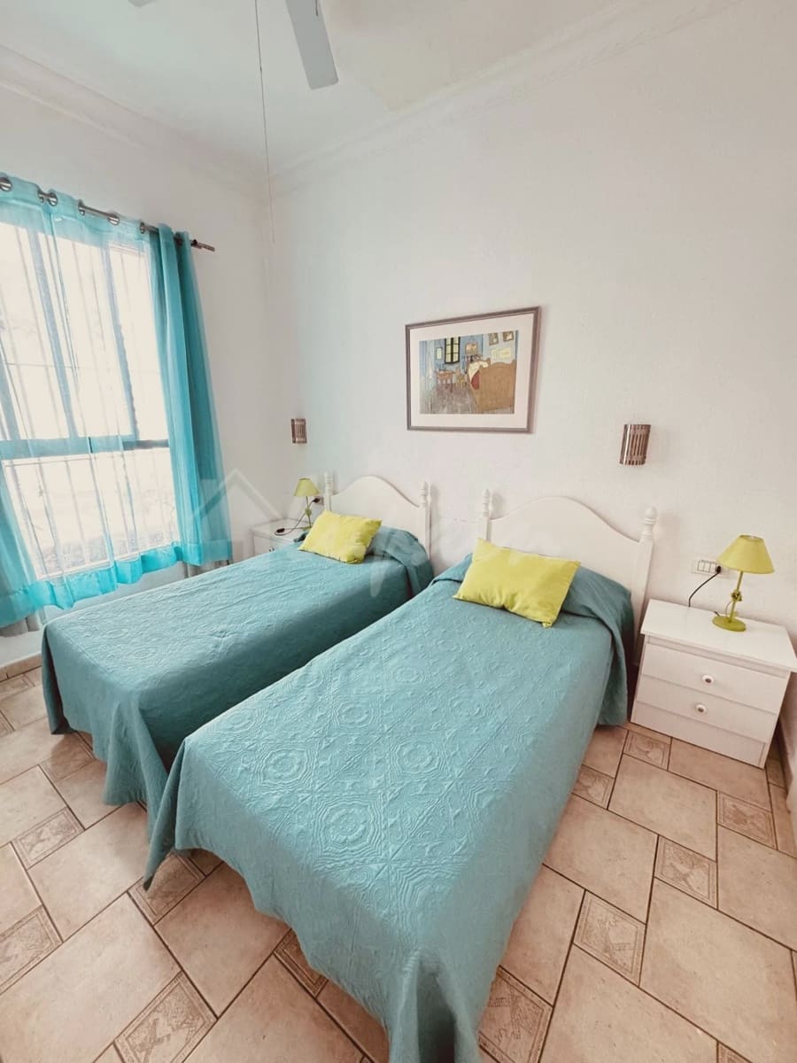 2 quarto Apartamento para venda em Los Cristianos com piscina - 460 000 € (Ref: 9405932)