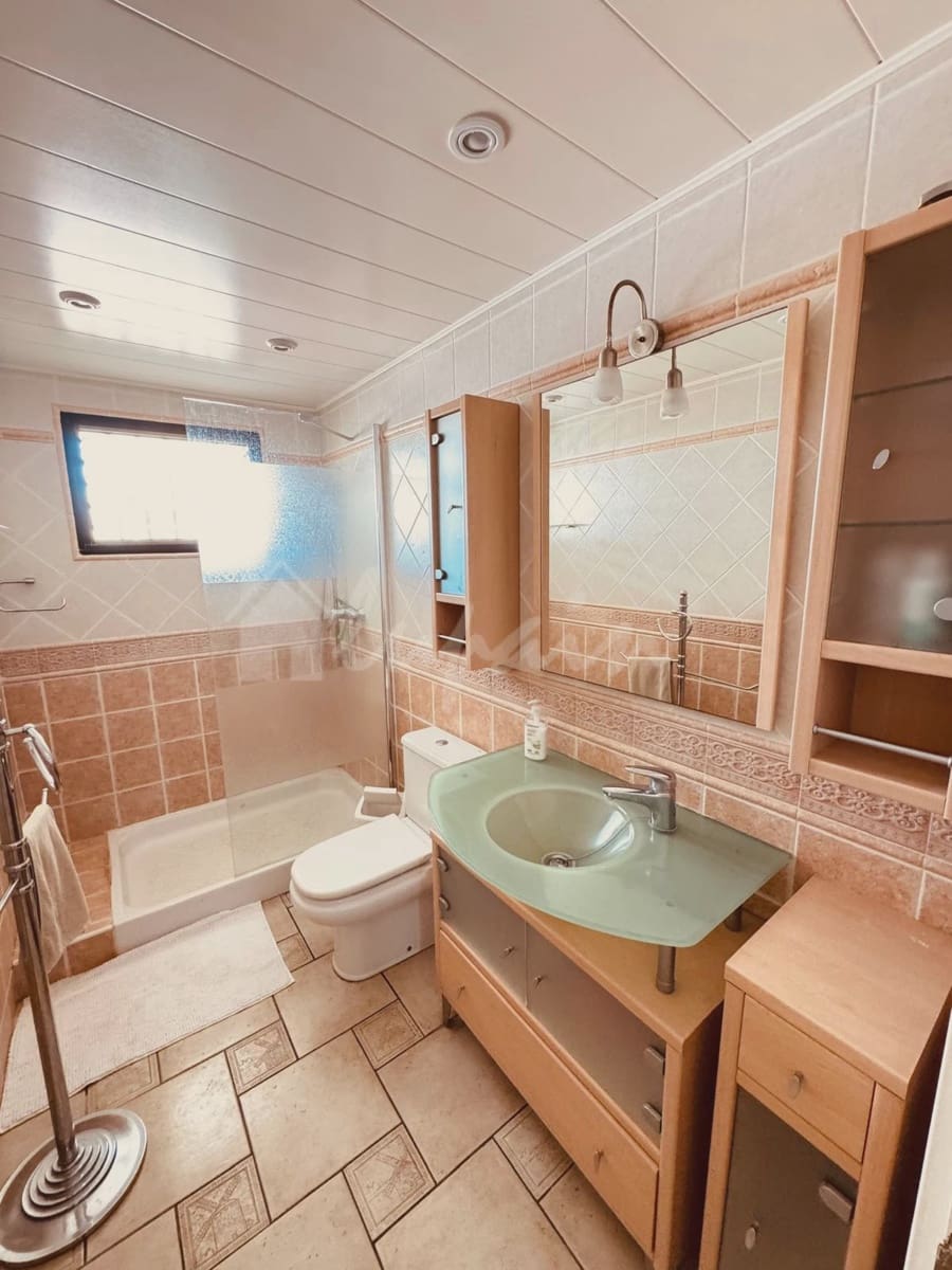 2 quarto Apartamento para venda em Los Cristianos com piscina - 460 000 € (Ref: 9405932)