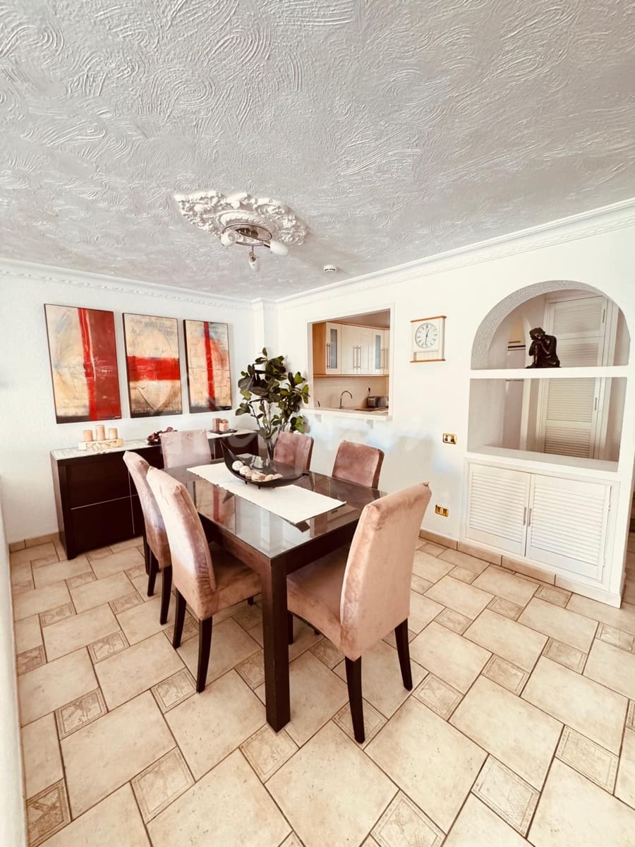 2 soverom Leilighet til salgs i Los Cristianos med svømmebasseng - € 449 000 (Ref: 9405932)