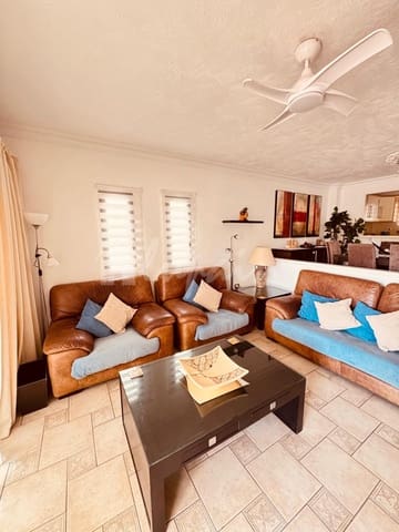 2 soveværelse Lejlighed til salg i Los Cristianos, Arona med swimmingpool - € 449.000 (Ref: 9405932)