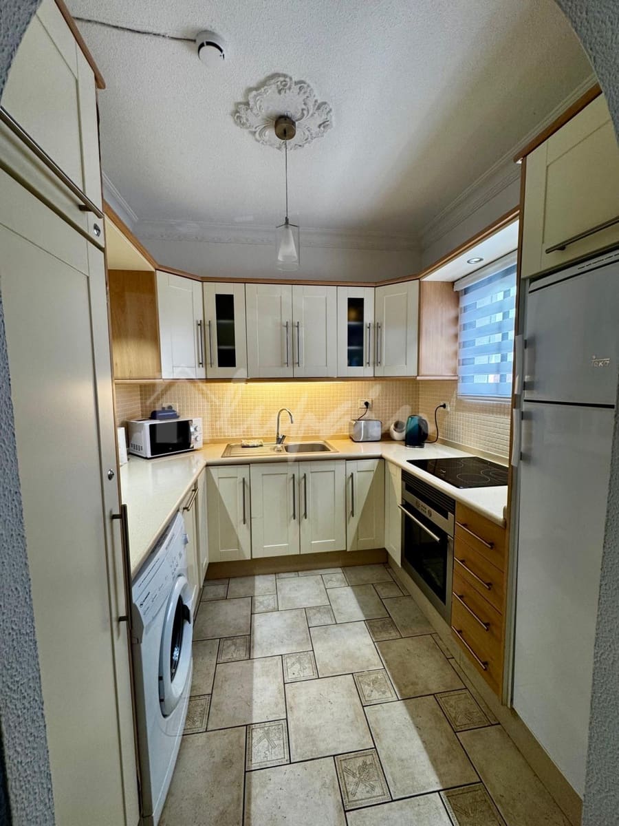 2 soverom Leilighet til salgs i Los Cristianos med svømmebasseng - € 449 000 (Ref: 9405932)