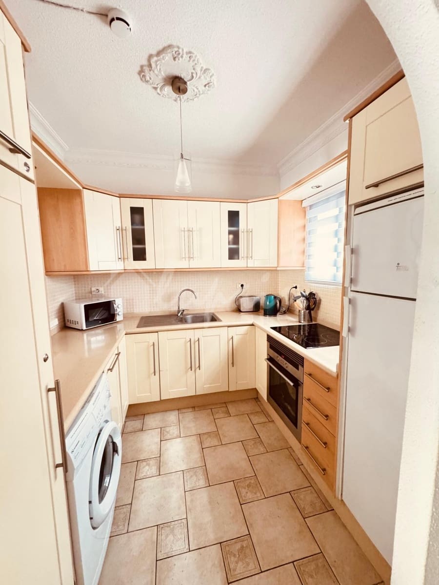 2 soverom Leilighet til salgs i Los Cristianos med svømmebasseng - € 449 000 (Ref: 9405932)