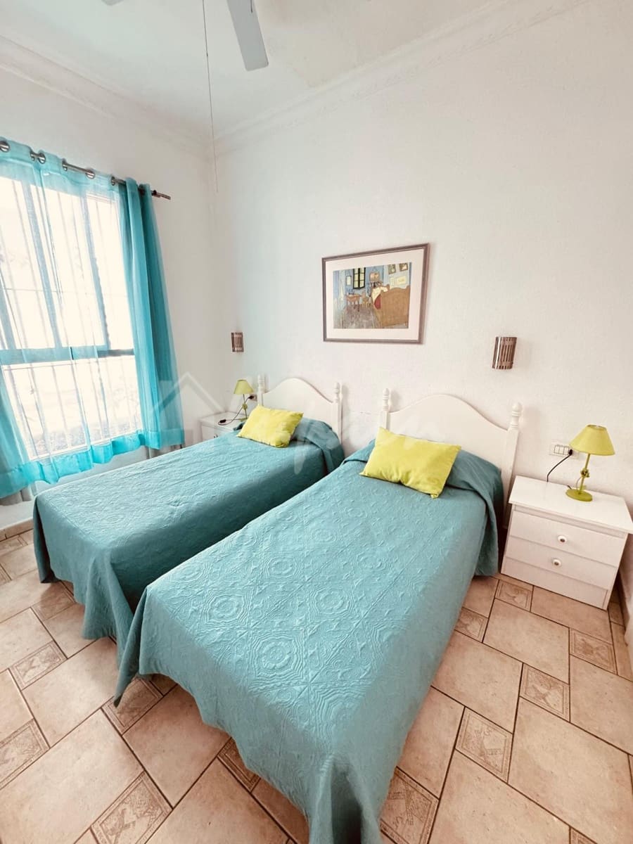 2 soverom Leilighet til salgs i Los Cristianos med svømmebasseng - € 449 000 (Ref: 9405932)