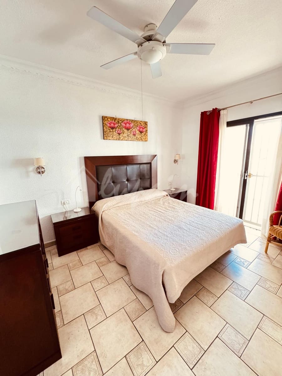 2 soverom Leilighet til salgs i Los Cristianos med svømmebasseng - € 449 000 (Ref: 9405932)