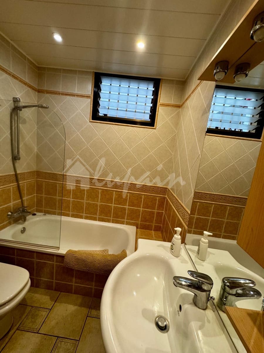 2 soverom Leilighet til salgs i Los Cristianos med svømmebasseng - € 449 000 (Ref: 9405932)