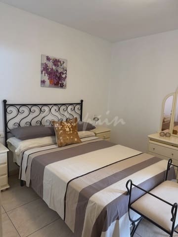 2 soverom Leilighet til salgs i Los Cristianos, Arona med svømmebasseng - € 425 000 (Ref: 9427007)