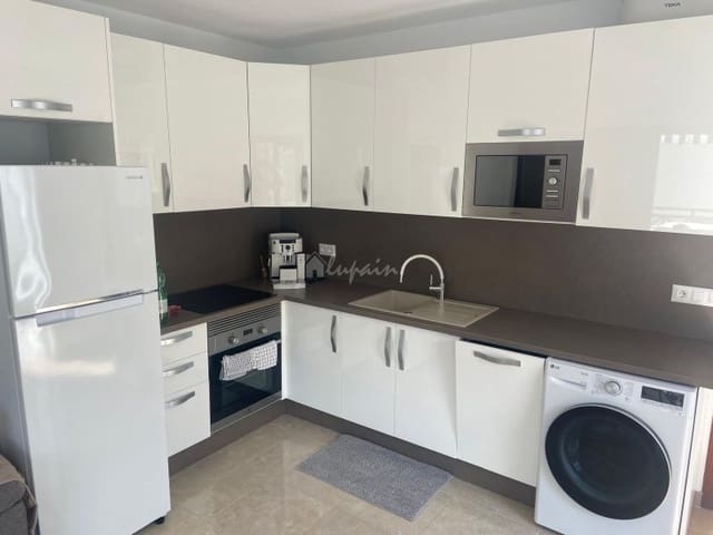 2 soverom Leilighet til salgs i Los Cristianos, Arona med svømmebasseng - € 369 000 (Ref: 9433340)