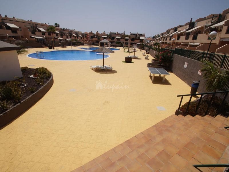 1 bedroom Apartment for sale in Costa del Silencio with pool - € 240,000 (Ref: 9433341)