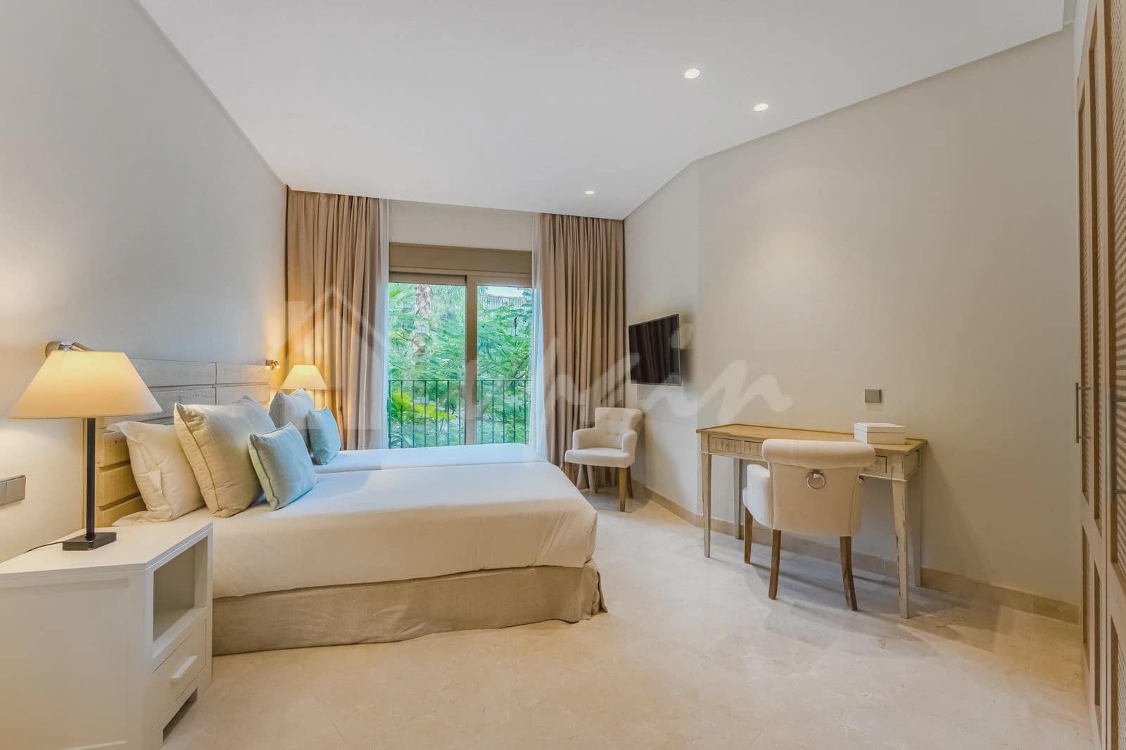 2 makuuhuone Huoneisto myytävänä paikassa Playa San Juan mukana uima-altaan - 720 000 € (Ref: 9440565)