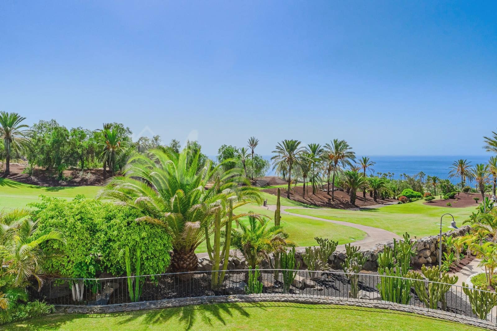 2 makuuhuone Huoneisto myytävänä paikassa Playa San Juan mukana uima-altaan - 720 000 € (Ref: 9440565)