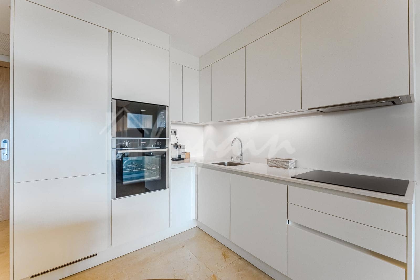 2 chambre Appartement à vendre à Playa San Juan avec piscine - 720 000 € (Ref: 9440565)