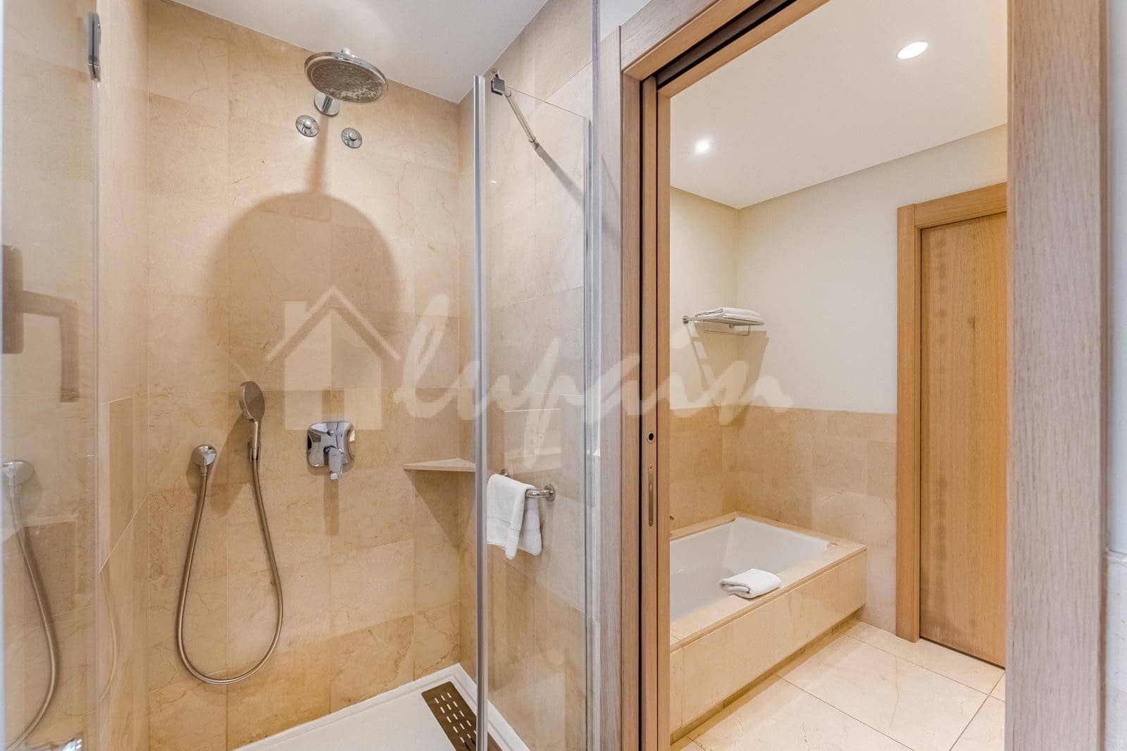 2 chambre Appartement à vendre à Playa San Juan avec piscine - 720 000 € (Ref: 9440565)