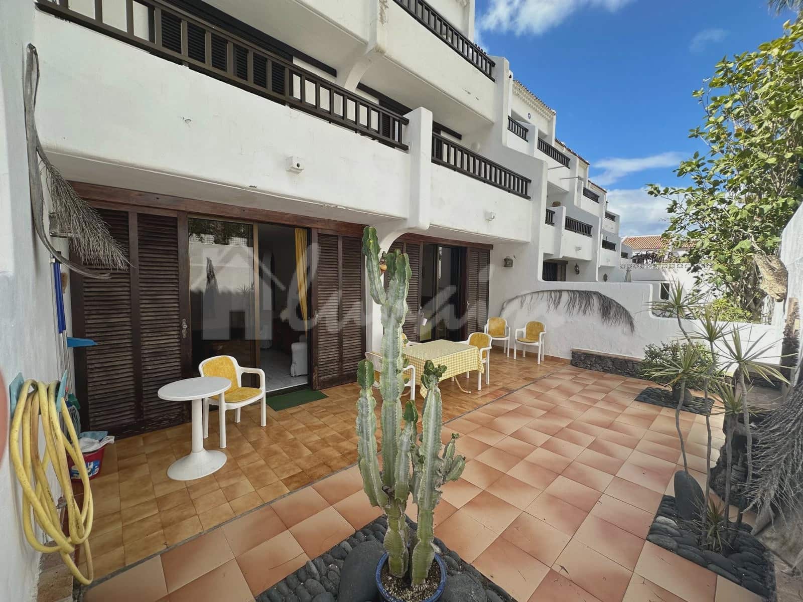 2 bedroom Apartment for sale in Playa de las Americas with pool - € 495,000 (Ref: 9447006)