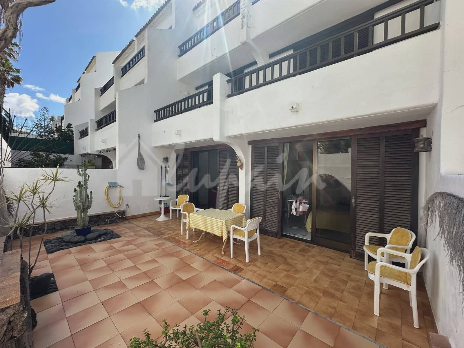 2 bedroom Apartment for sale in Playa de las Americas with pool - € 495,000 (Ref: 9447006)