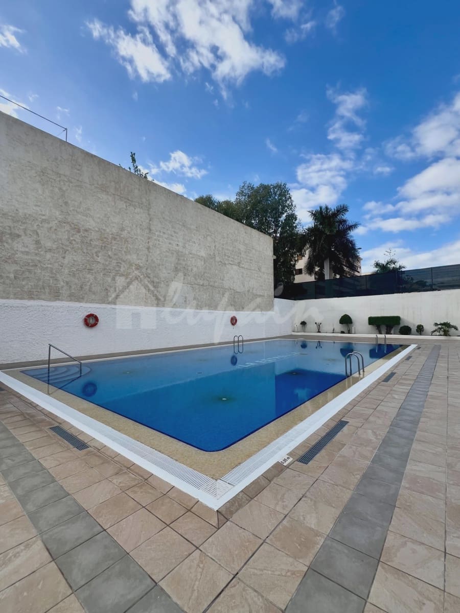 1 quarto Apartamento para venda em Los Cristianos com piscina - 379 000 € (Ref: 9450847)