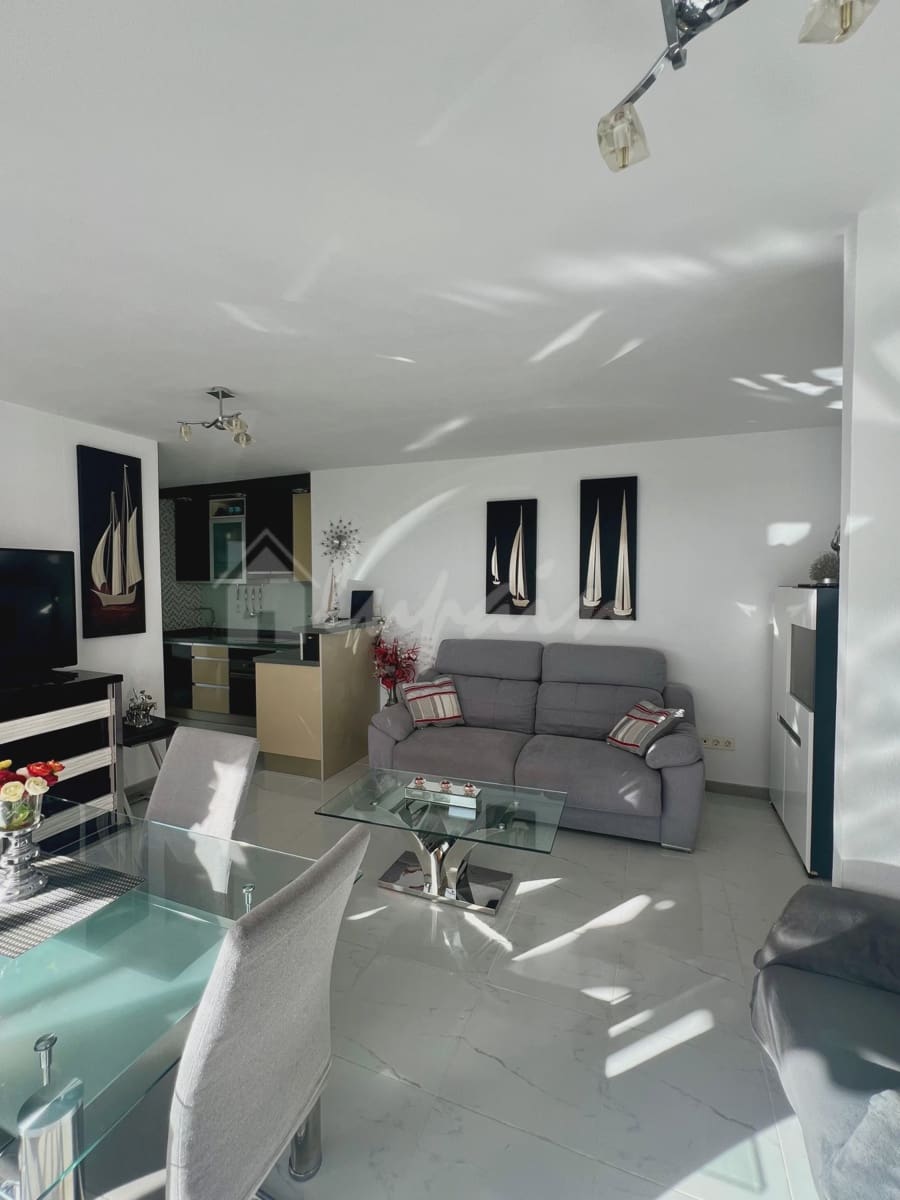 1 quarto Apartamento para venda em Los Cristianos com piscina - 379 000 € (Ref: 9450847)