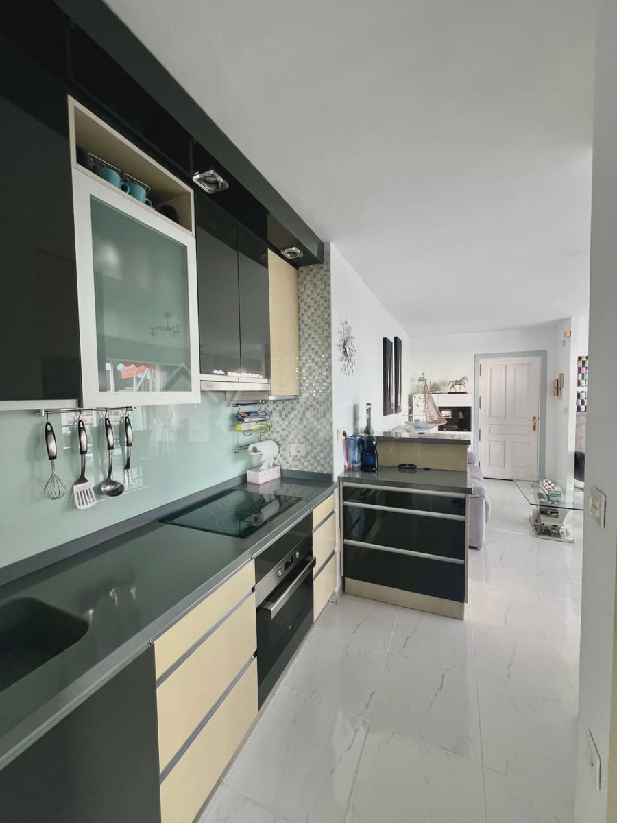 1 quarto Apartamento para venda em Los Cristianos com piscina - 379 000 € (Ref: 9450847)