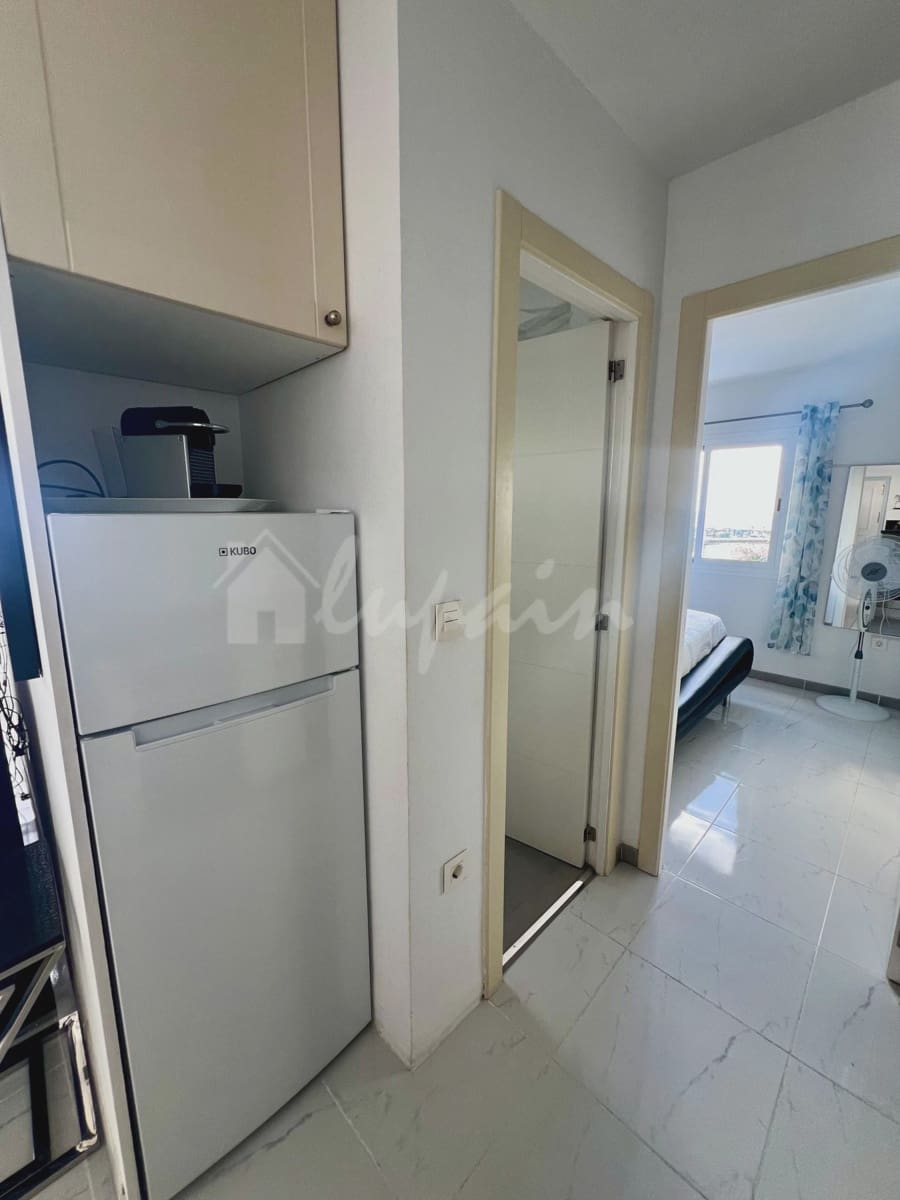 1 quarto Apartamento para venda em Los Cristianos com piscina - 379 000 € (Ref: 9450847)