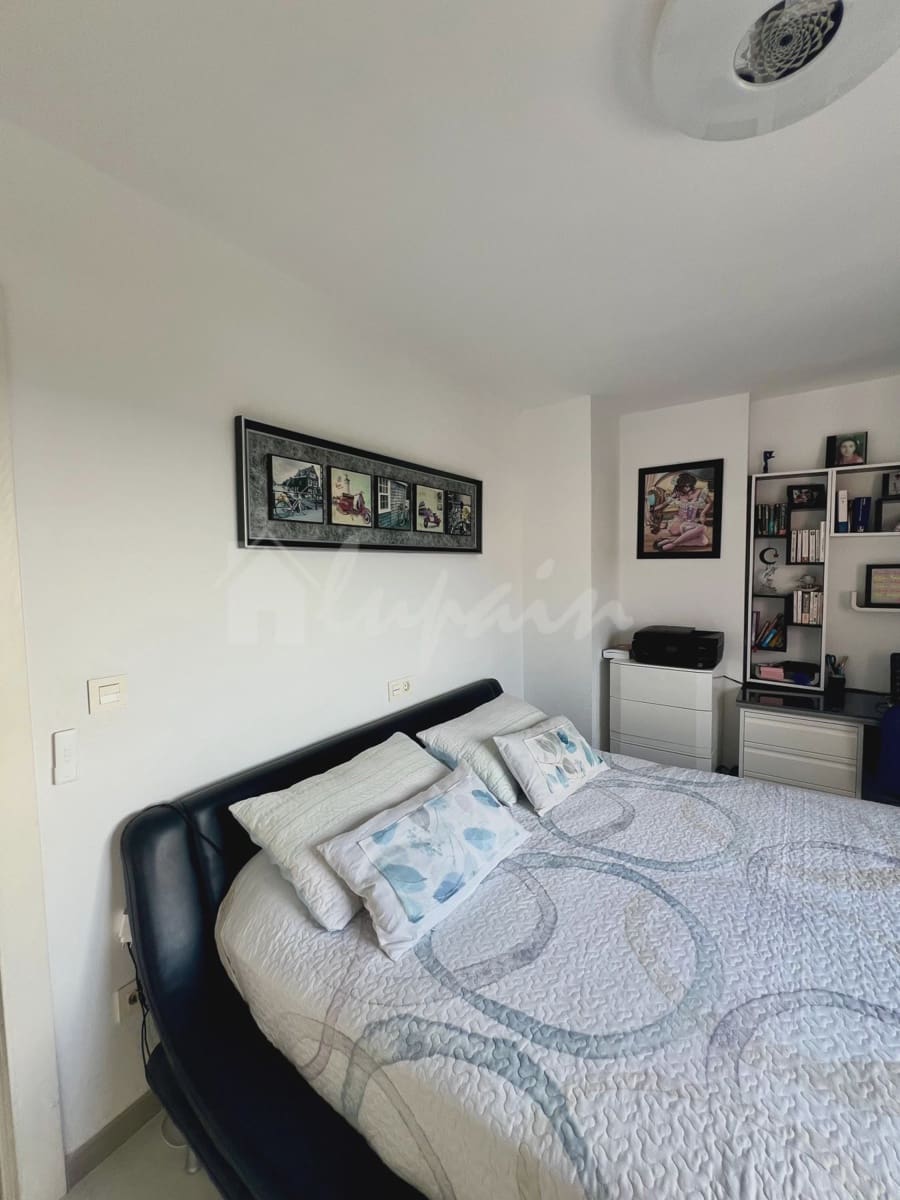 1 quarto Apartamento para venda em Los Cristianos com piscina - 379 000 € (Ref: 9450847)