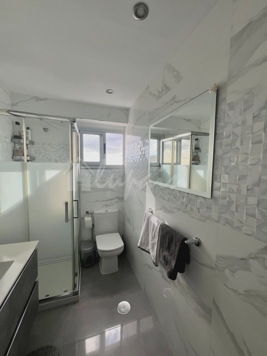 1 quarto Apartamento para venda em Los Cristianos com piscina - 379 000 € (Ref: 9450847)