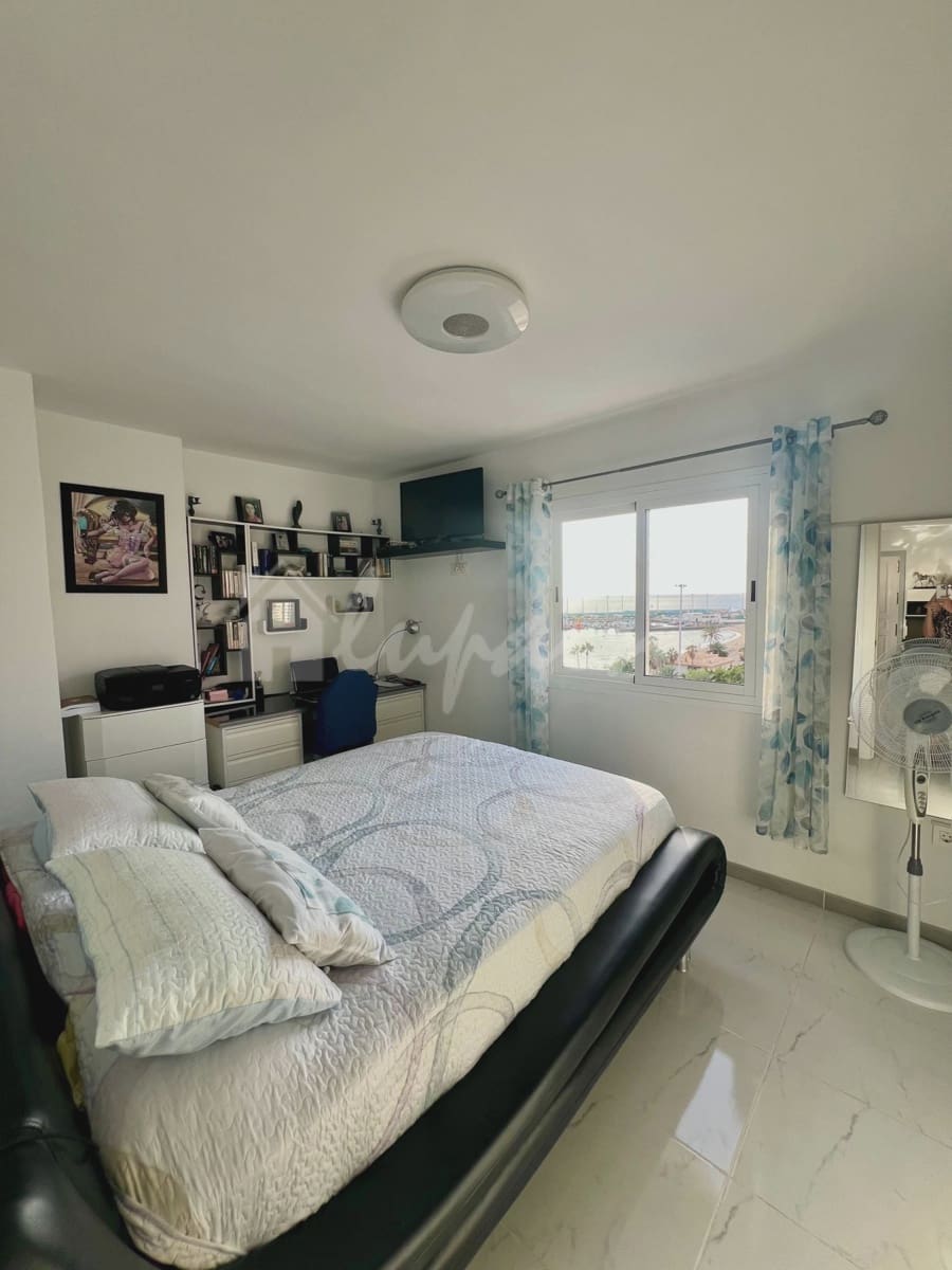 1 quarto Apartamento para venda em Los Cristianos com piscina - 379 000 € (Ref: 9450847)