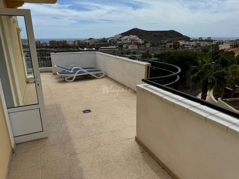 1 sypialnia Penthouse na sprzedaż w Los Cristianos z basenem - 299 000 € (Ref: 9450848)