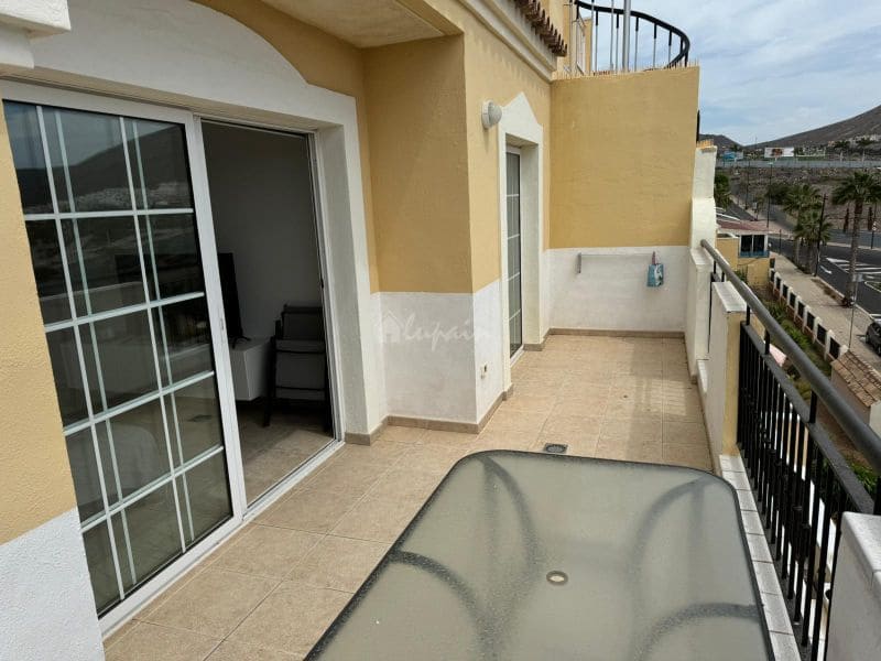 1 sypialnia Penthouse na sprzedaż w Los Cristianos z basenem - 299 000 € (Ref: 9450848)