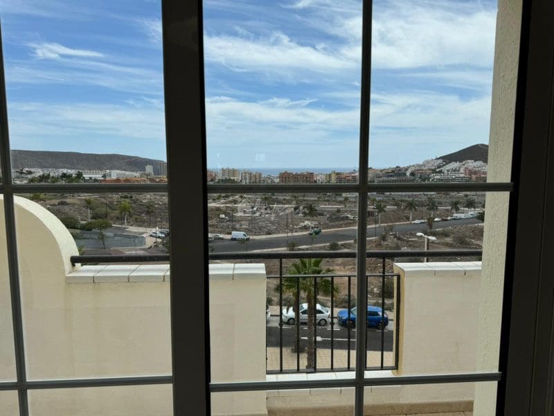 1 sypialnia Penthouse na sprzedaż w Los Cristianos z basenem - 299 000 € (Ref: 9450848)