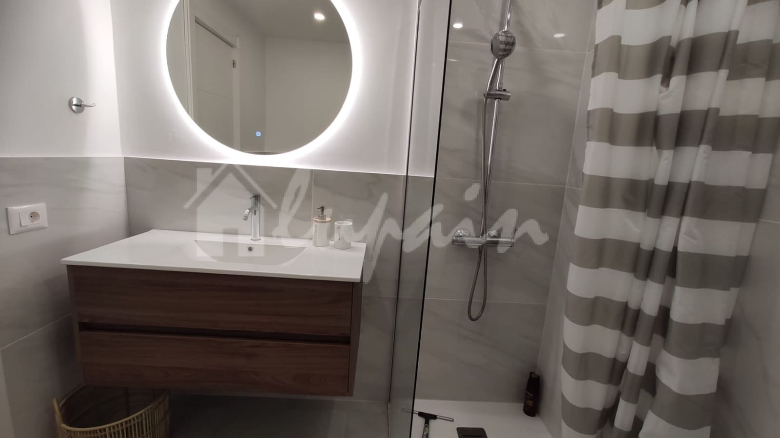 Apartamento de 2 habitaciones en Torviscas en venta con piscina - 355.000 € (Ref: 9470868)