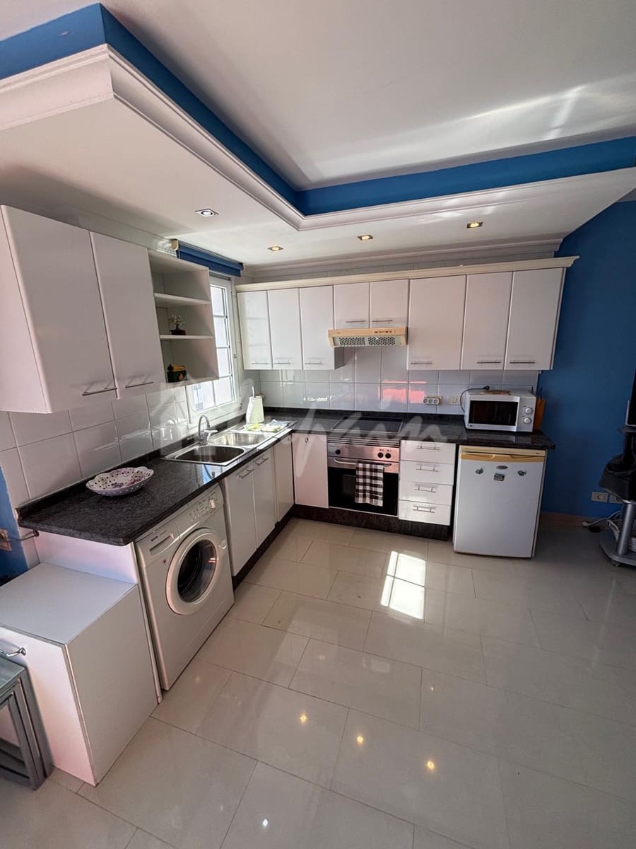 Studio til salg i Playa de las Americas med swimmingpool - € 299.000 (Ref: 9470869)