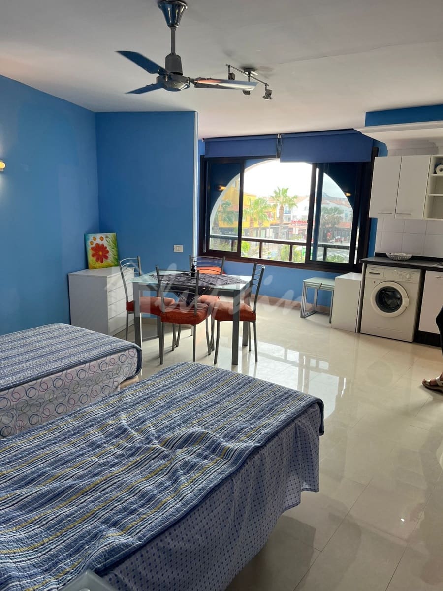 Studio til salg i Playa de las Americas med swimmingpool - € 299.000 (Ref: 9470869)