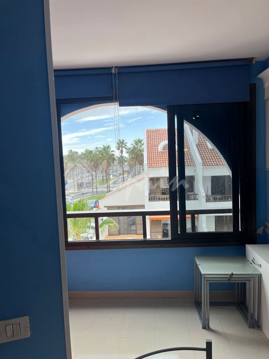 Studio til salg i Playa de las Americas med swimmingpool - € 299.000 (Ref: 9470869)