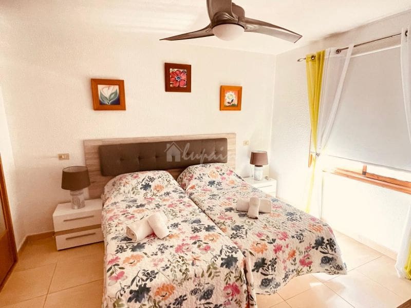 1 sypialnia Penthouse na sprzedaż w Los Cristianos z basenem - 289 000 € (Ref: 9470870)