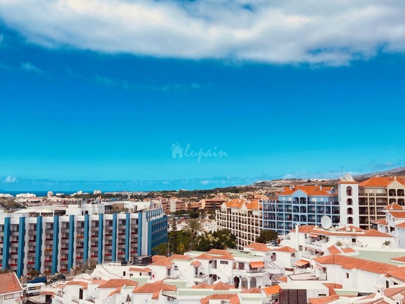 2 bedroom Apartment for sale in Los Cristianos with pool - € 475,000 (Ref: 9472765)