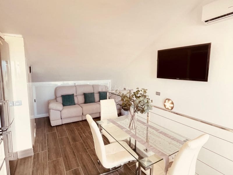 2 bedroom Apartment for sale in Los Cristianos with pool - € 475,000 (Ref: 9472765)