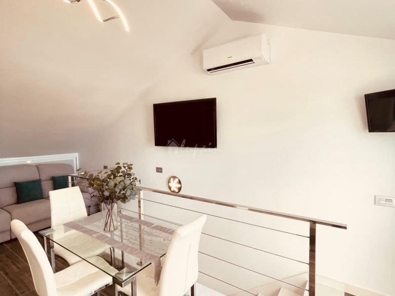 2 bedroom Apartment for sale in Los Cristianos with pool - € 475,000 (Ref: 9472765)