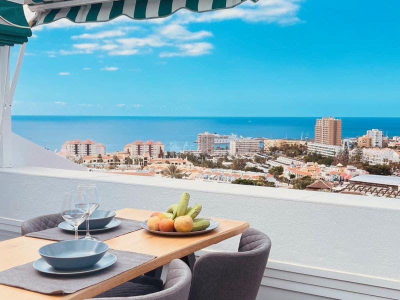 2 bedroom Apartment for sale in Los Cristianos with pool - € 475,000 (Ref: 9472765)