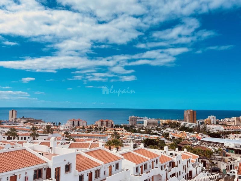 2 bedroom Apartment for sale in Los Cristianos with pool - € 475,000 (Ref: 9472765)