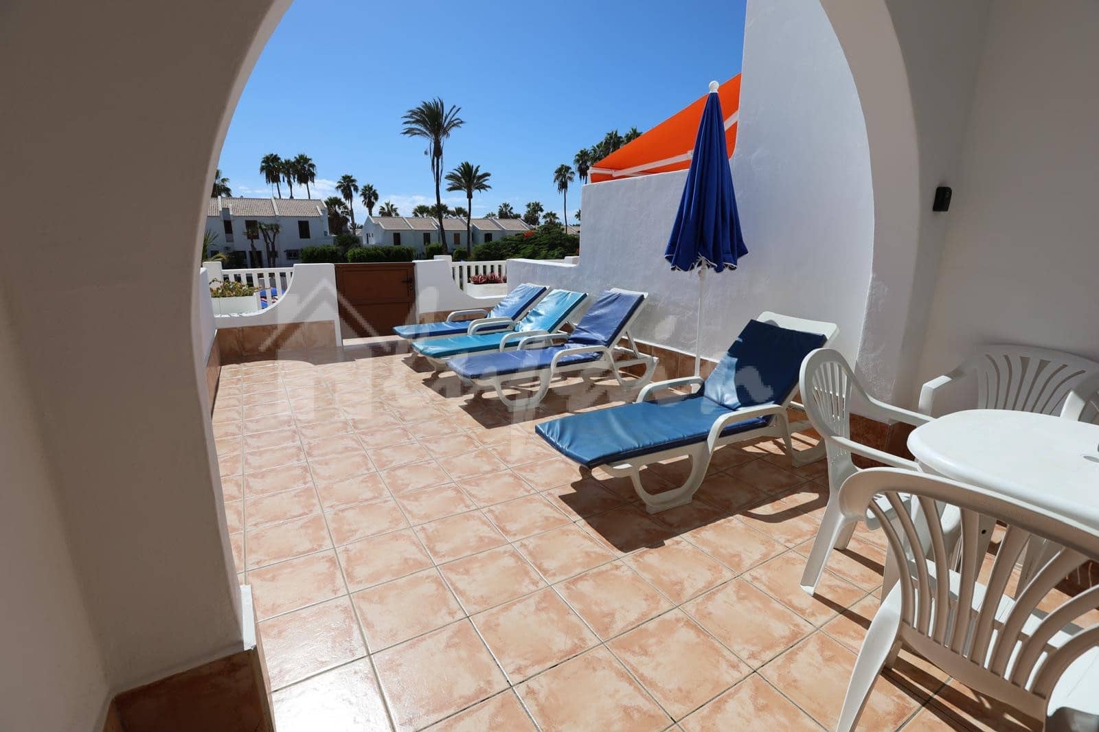 2 sovrum Lägenhet till salu i Playa de las Americas med pool - 750 000 € (Ref: 9521081)