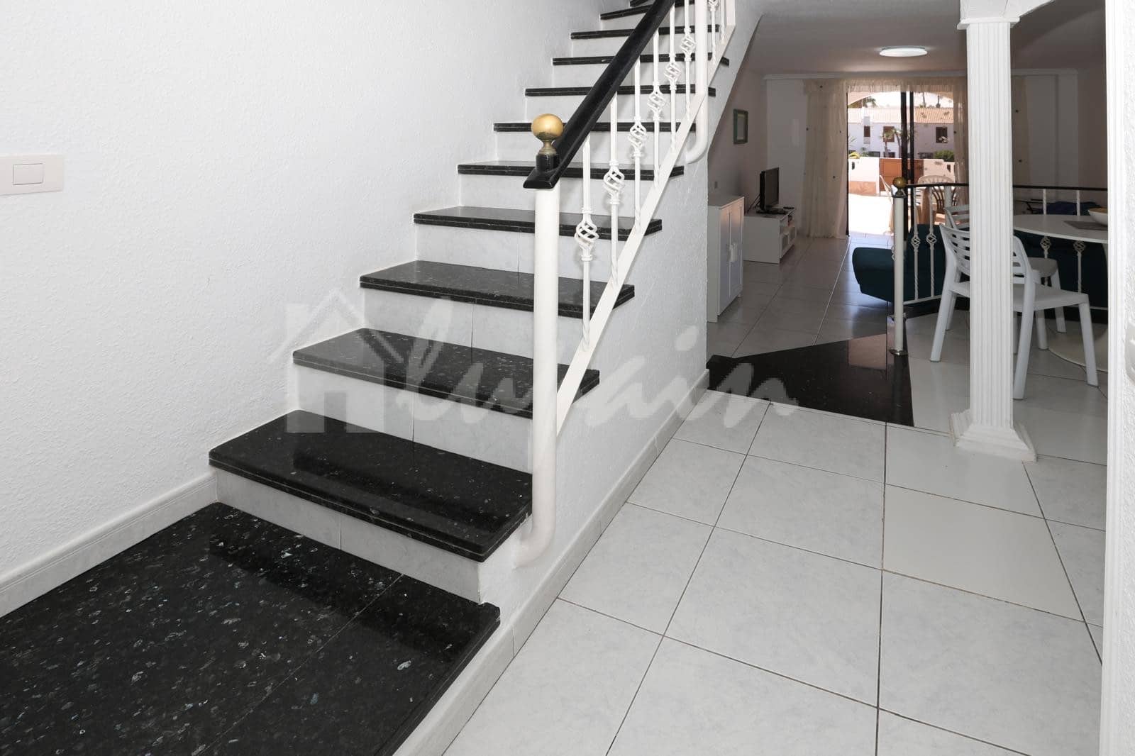 2 sovrum Lägenhet till salu i Playa de las Americas med pool - 750 000 € (Ref: 9521081)