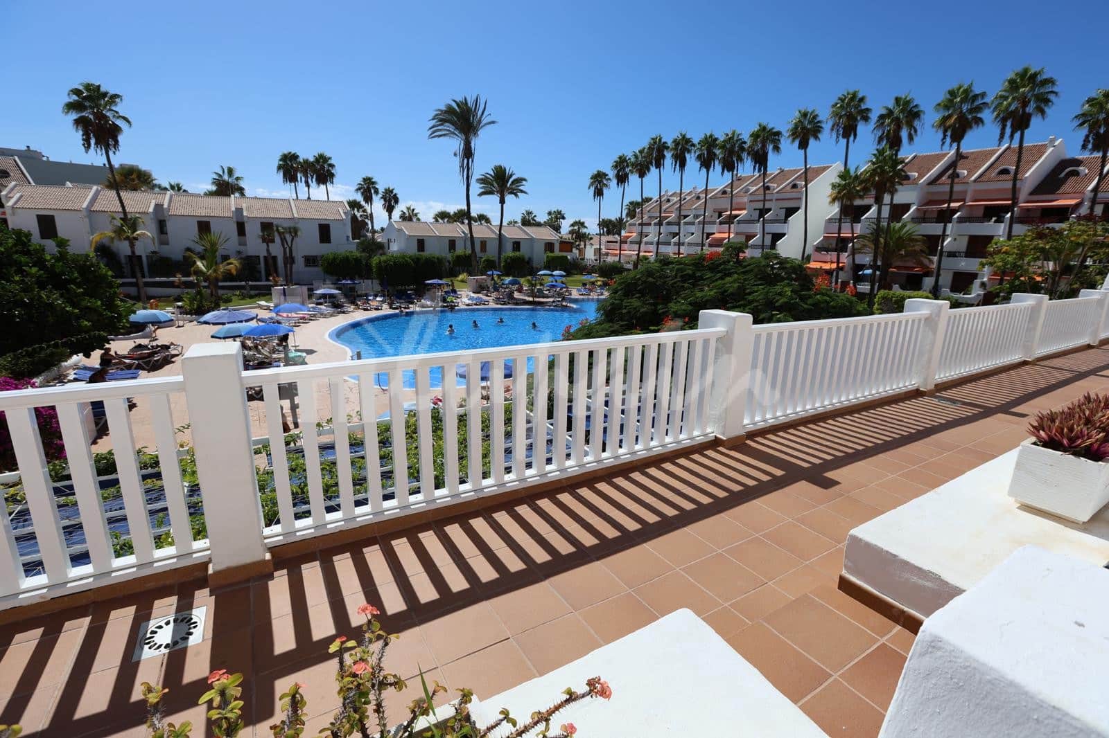2 sovrum Lägenhet till salu i Playa de las Americas med pool - 750 000 € (Ref: 9521081)