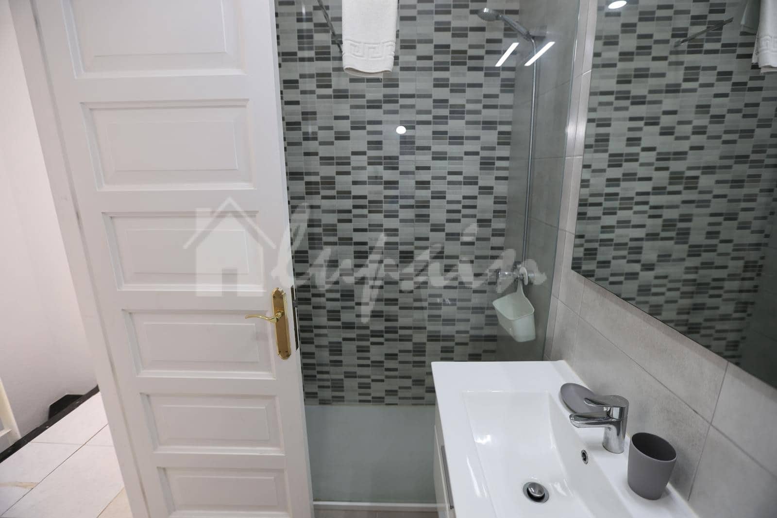 2 sovrum Lägenhet till salu i Playa de las Americas med pool - 750 000 € (Ref: 9521081)