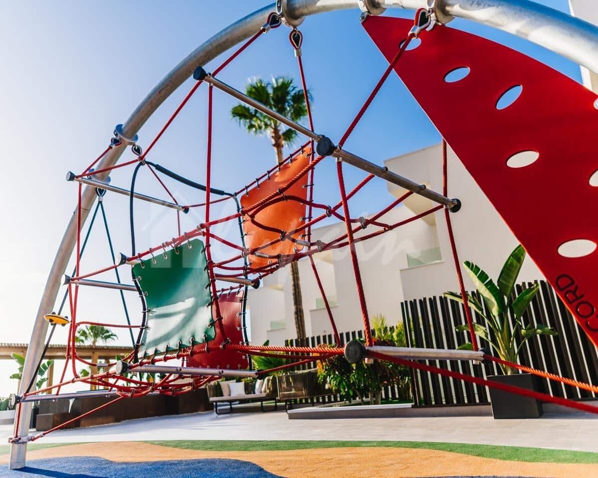 1 sypialnia Apartament na sprzedaż w Los Cristianos z basenem - 240 000 € (Ref: 9536532)