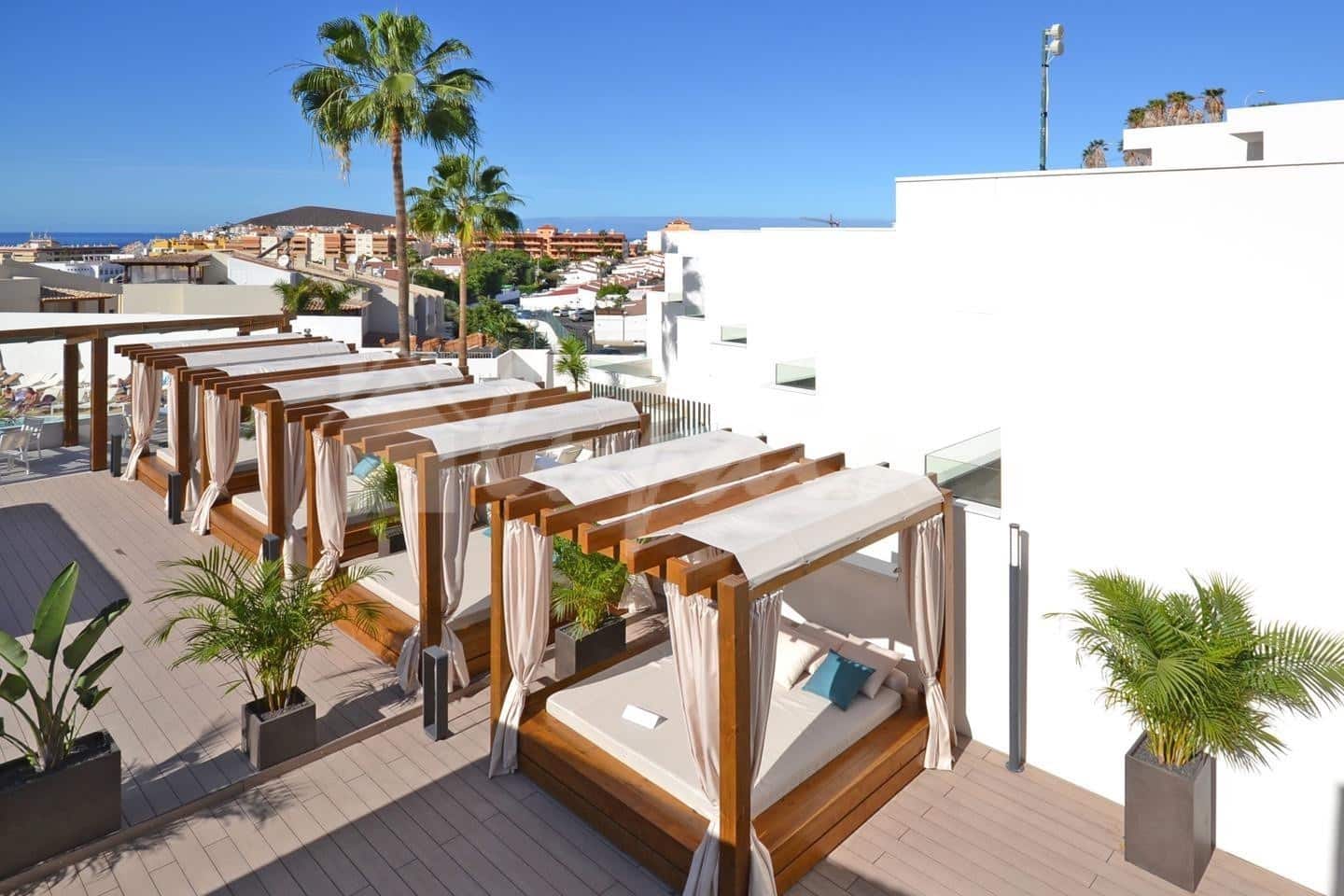 1 sypialnia Apartament na sprzedaż w Los Cristianos z basenem - 240 000 € (Ref: 9536532)