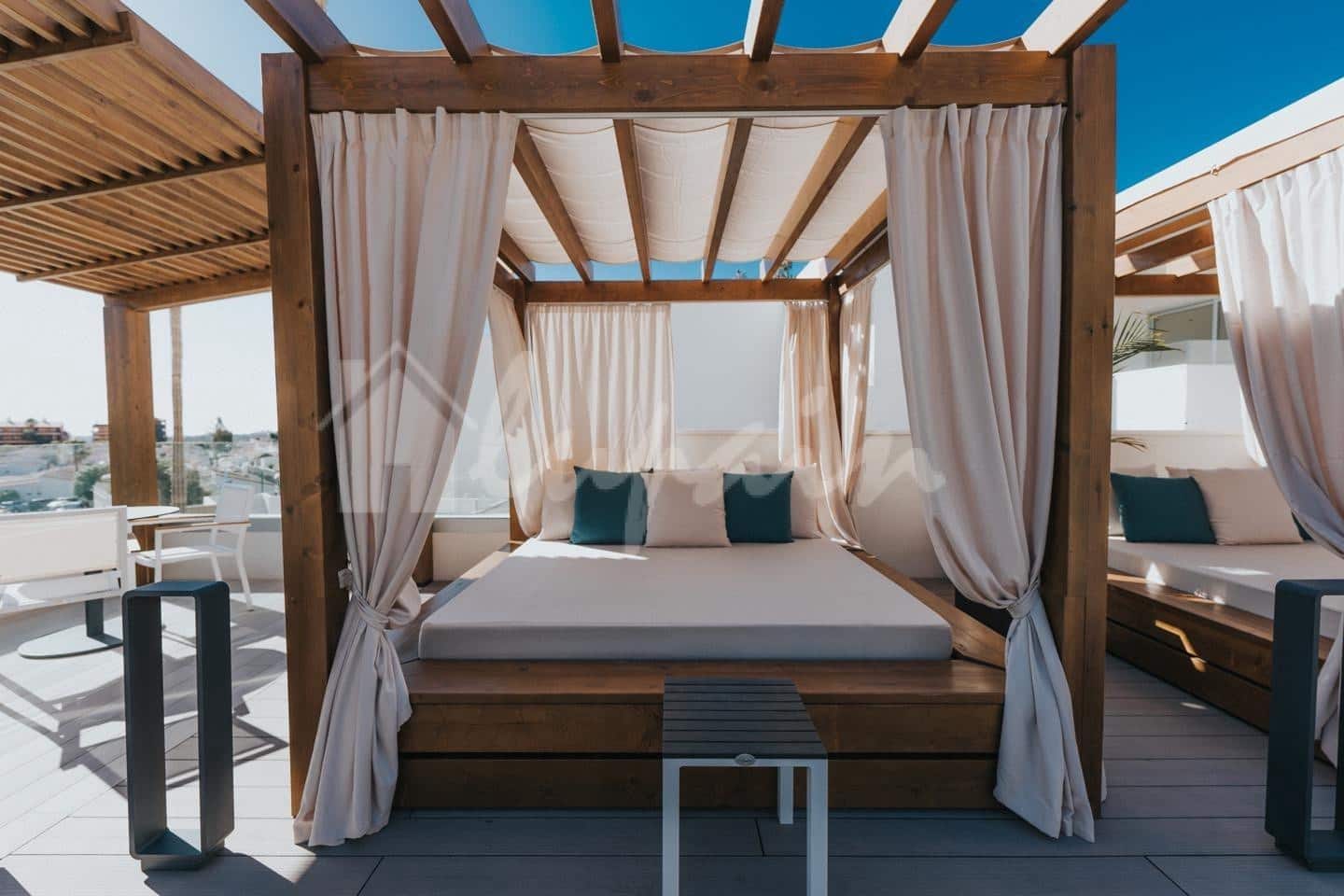 1 sypialnia Apartament na sprzedaż w Los Cristianos z basenem - 240 000 € (Ref: 9536532)