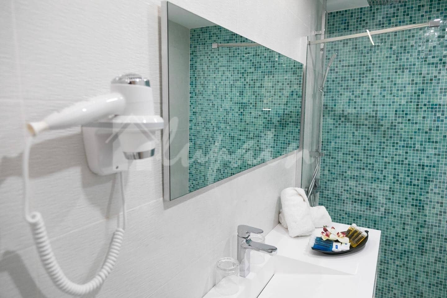 1 sypialnia Apartament na sprzedaż w Los Cristianos z basenem - 240 000 € (Ref: 9536532)