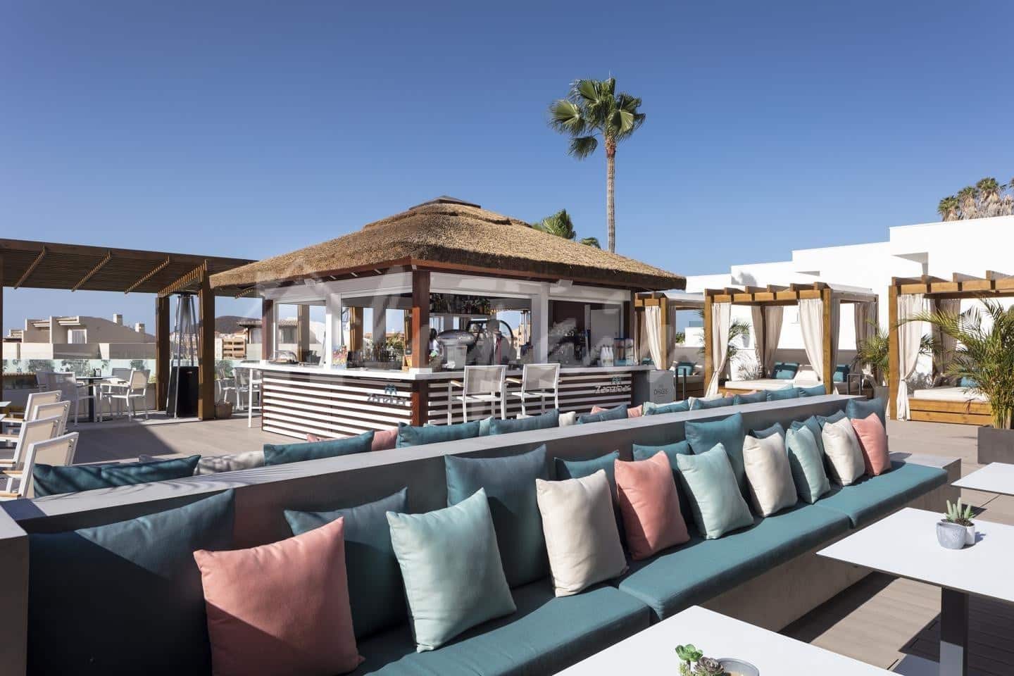 1 sypialnia Apartament na sprzedaż w Los Cristianos z basenem - 240 000 € (Ref: 9536532)